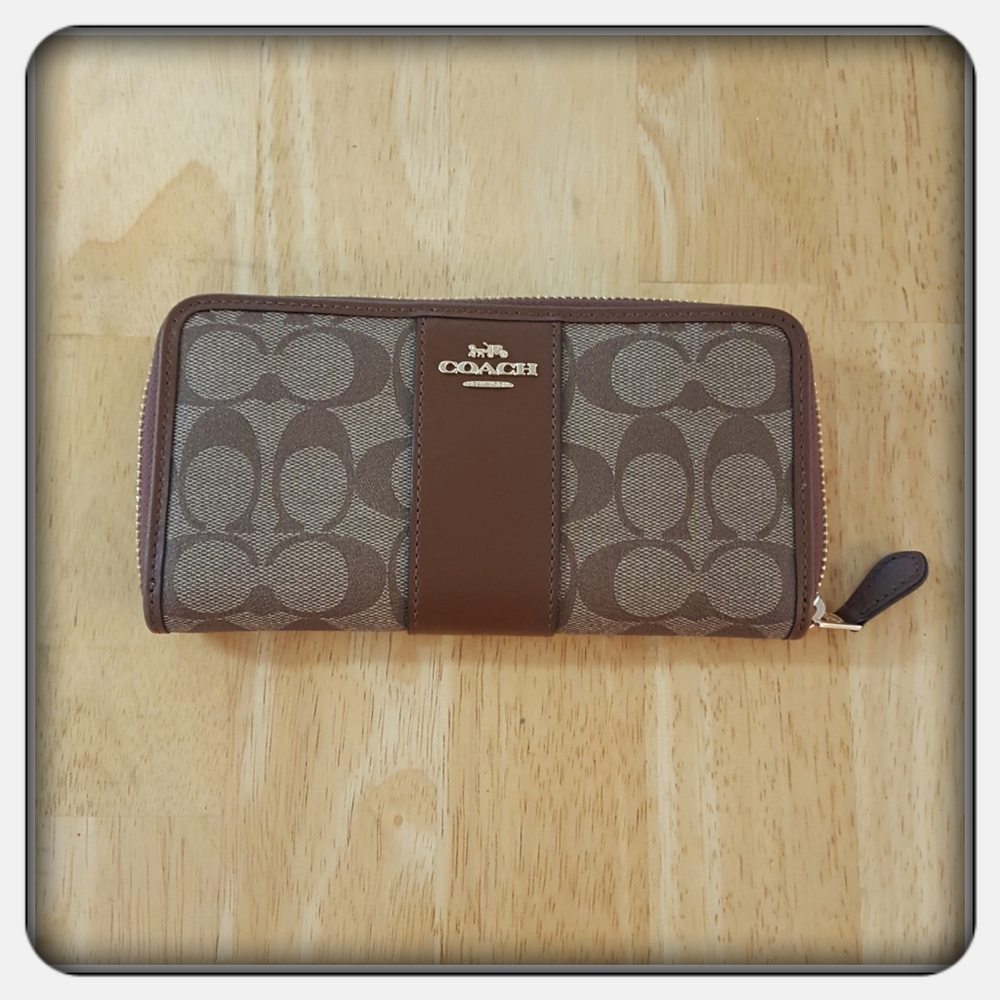 NWT Genuine Coach Khaki Saddle 2 Wallet